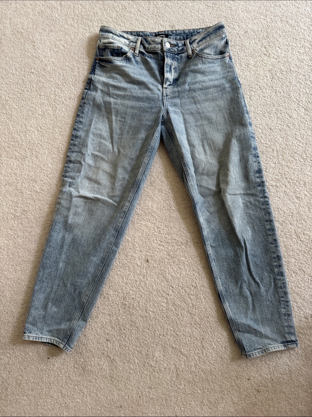 Express Relaxed Tapered Mid-Rise Jeans